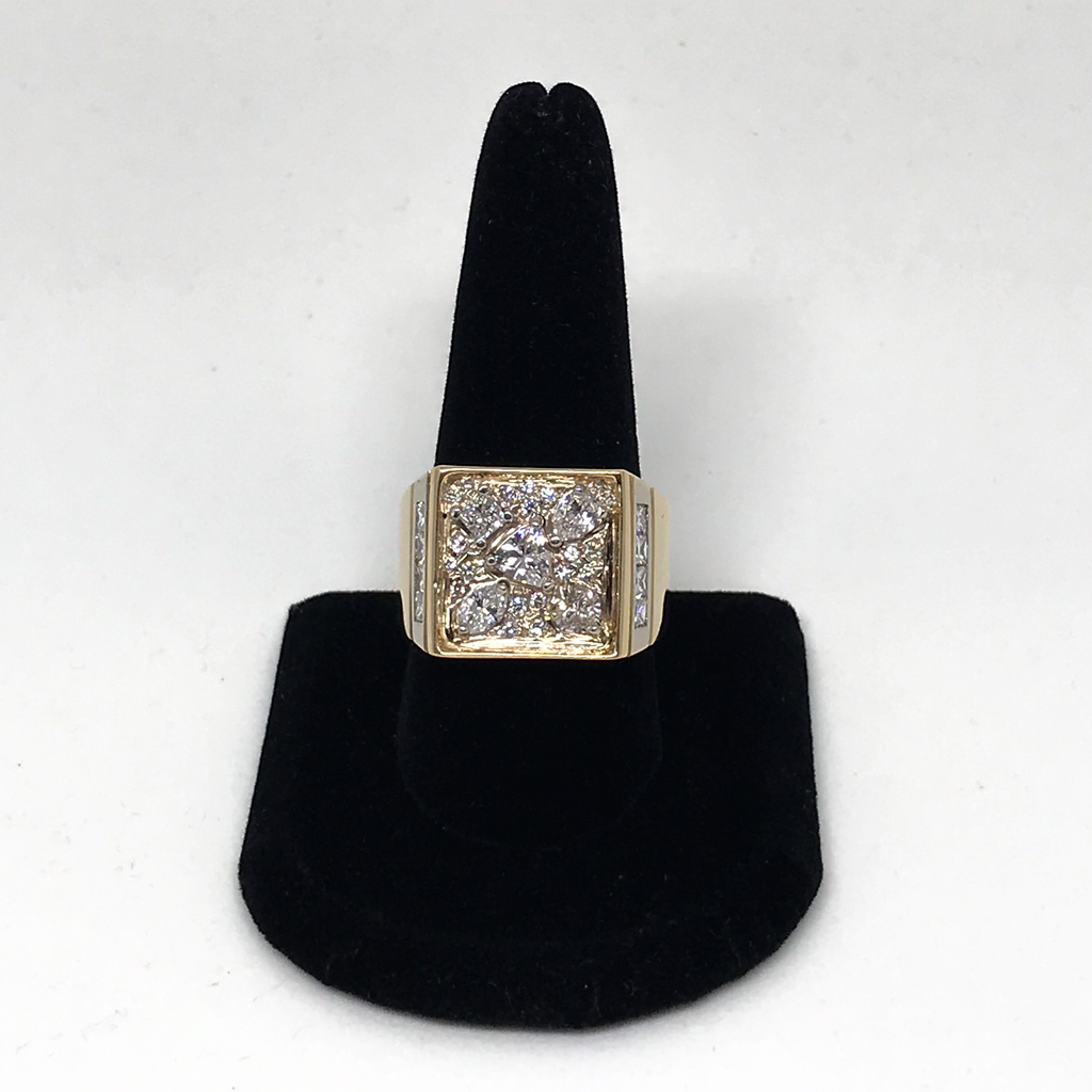 Gold diamond ring