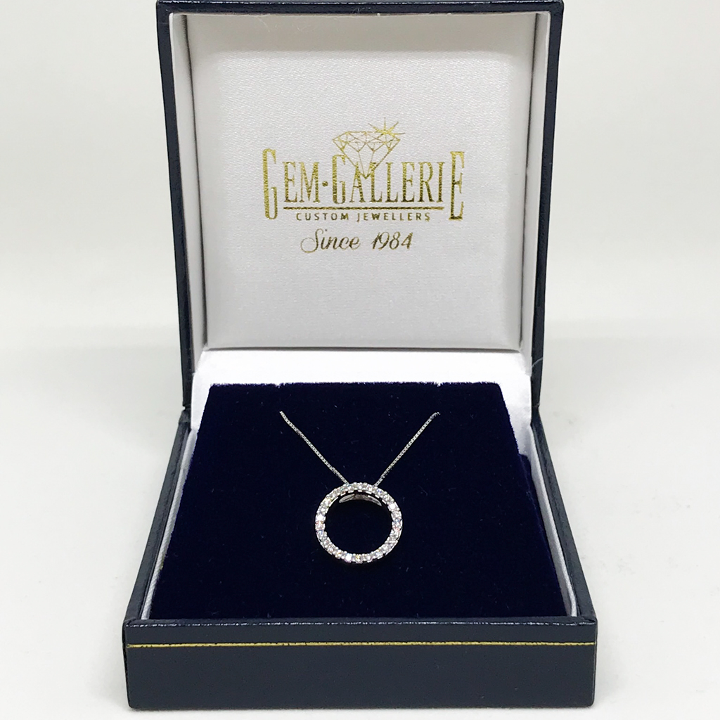 Circle diamond pendant