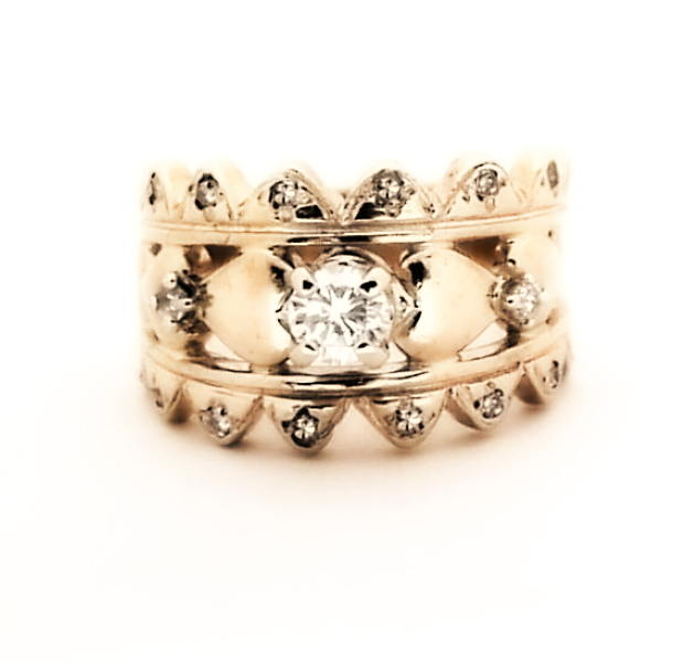 Diamond crown ring