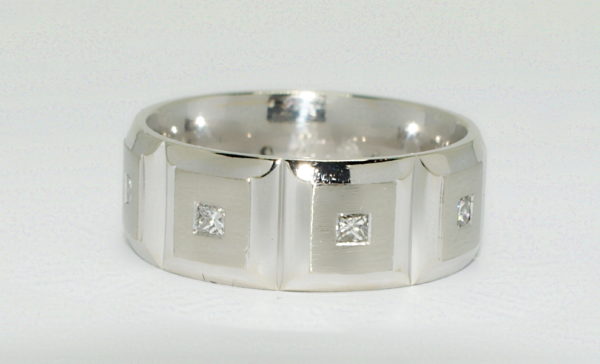 white gold mens ring with 8 evenly spaced square sections set with square diamonds