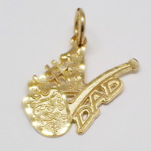 Small yellow gold # Dad and pipe pendant