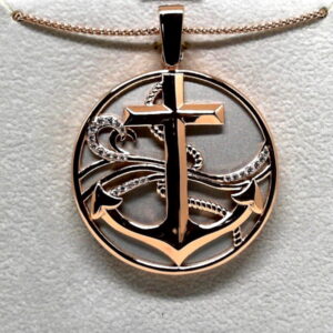Lux Vue anchor necklace